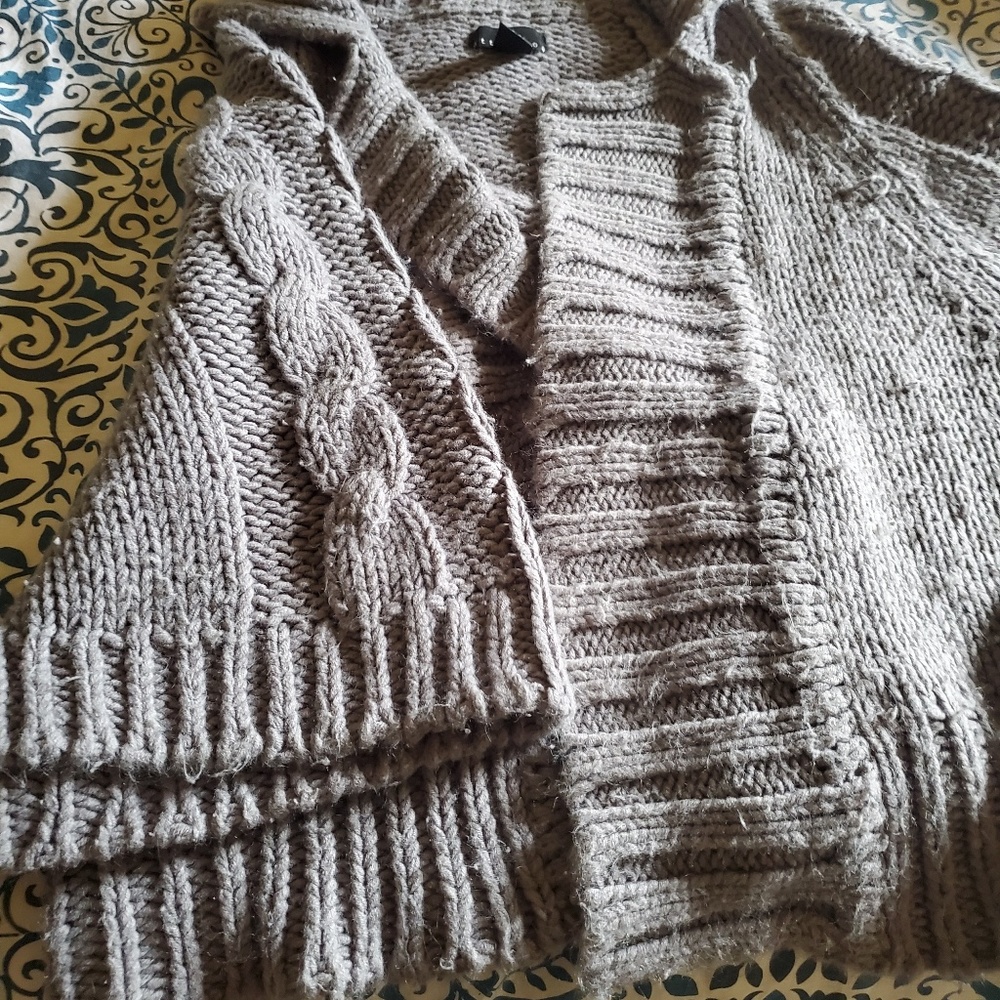 Sweater - Picture 2 of 4